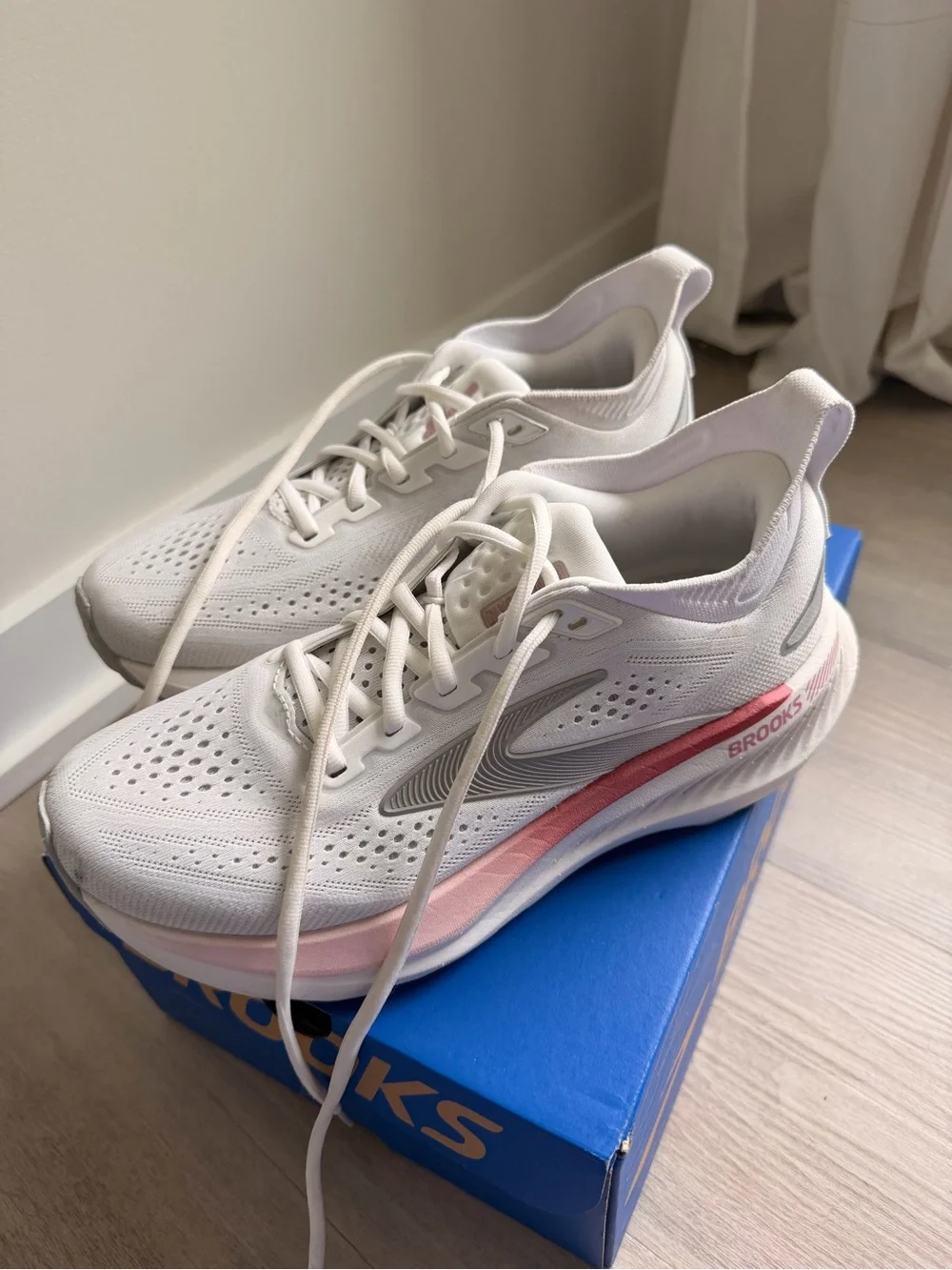 Brooks Glycerin GTS 23 running/walking sneakers - Picture 4 of 8
